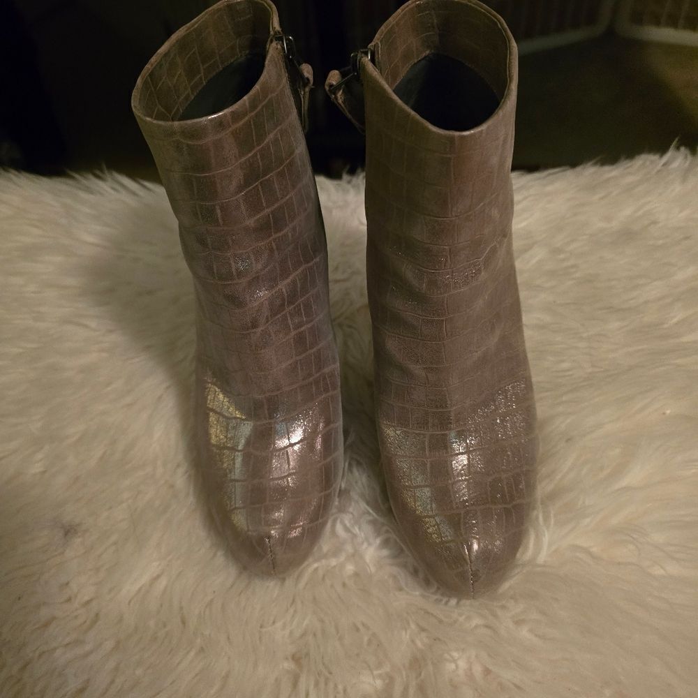 ROSE GOLD PLATFORM BOOTIES